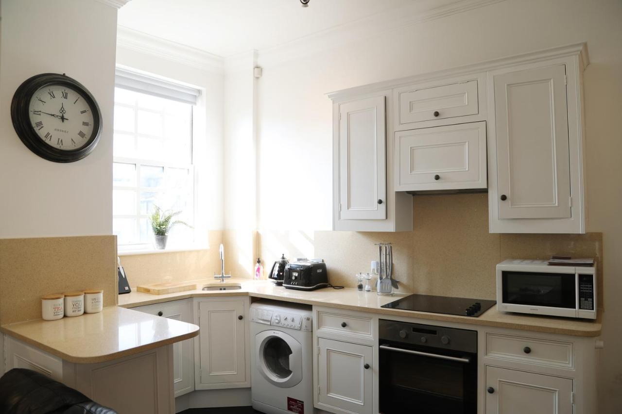 Letting Serviced Apartments - Guards View, ווינדזור מראה חיצוני תמונה