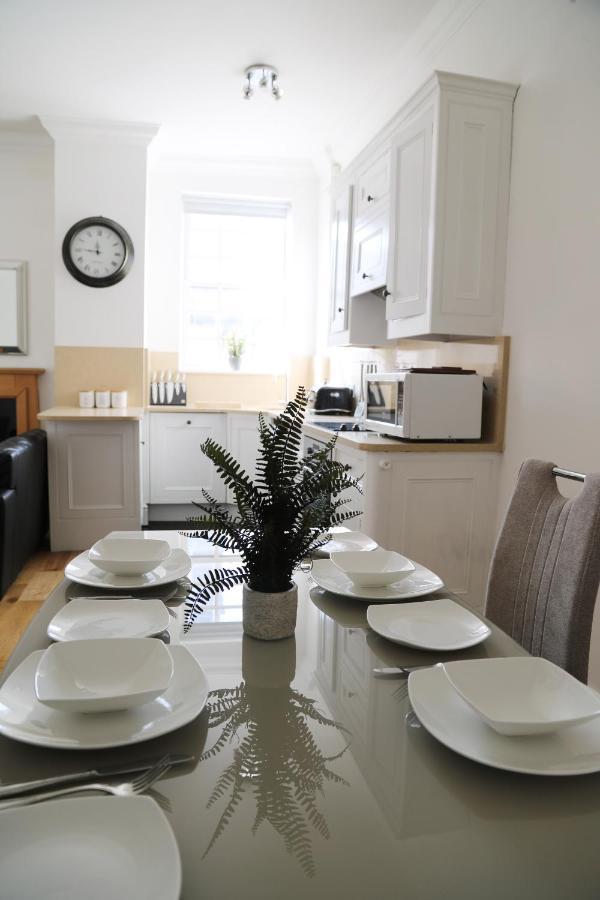 Letting Serviced Apartments - Guards View, ווינדזור מראה חיצוני תמונה