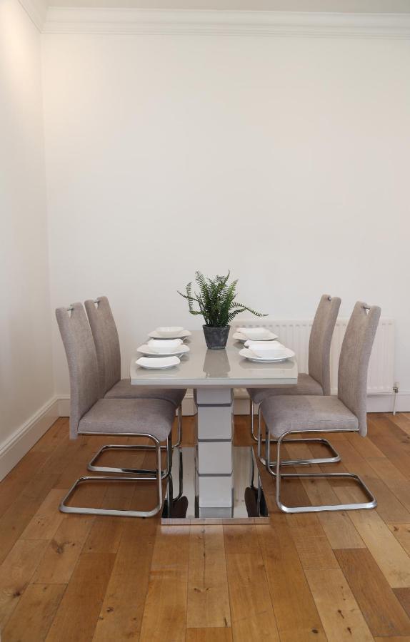 Letting Serviced Apartments - Guards View, ווינדזור מראה חיצוני תמונה