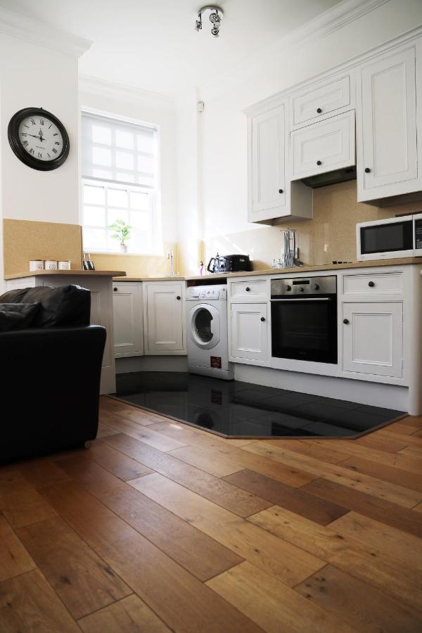 Letting Serviced Apartments - Guards View, ווינדזור מראה חיצוני תמונה